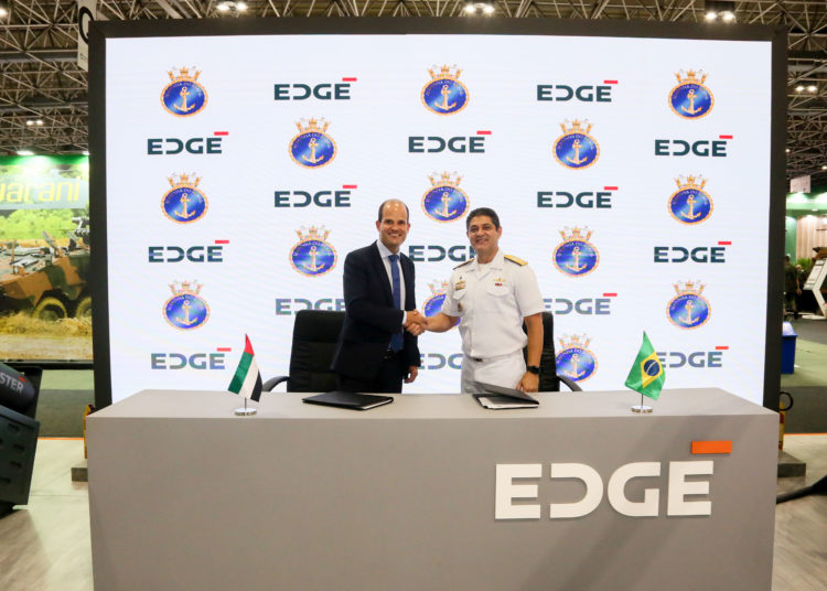 Rodrigo Torres, presidente e CFO do Grupo EDGE e o vice-almirante Marco Antonio Ismael Trovão de Oliveira