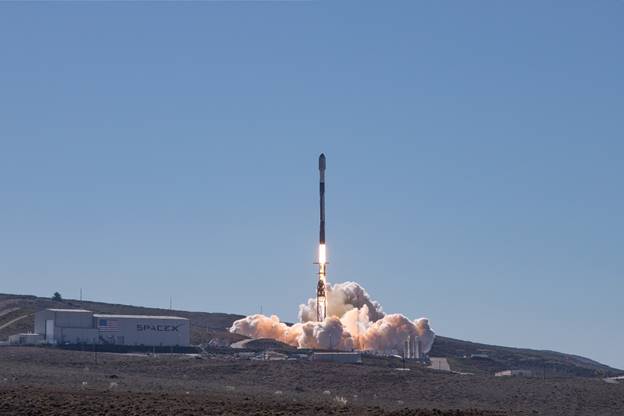 Lançamento do SpaceX Transporter-9, em 11 de novembro de 2023, transportando 4 satélites de imagens de radar ICEYE. Foto: SpaceX