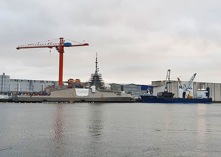 Fragata FDI HN Kimon (F 601) em Lorient, França