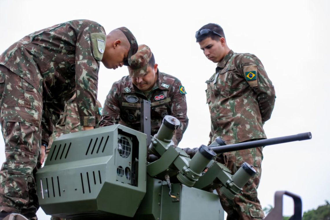 Exército realiza testes de integração da SARC REMAX 4 no M113BR ...