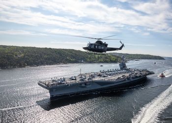 USS Gerald R. Ford (CVN 78), chegando em Oslo, Noruega em 24 de Maio de 2023.