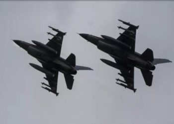 Caças F-16 ucranianos -  AP Photo/Efrem Lukatsky