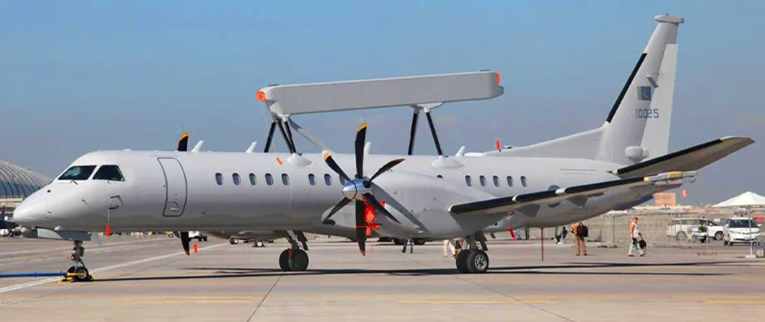 Saab-2000-AEWC-Paquist%C3%A3o.jpg