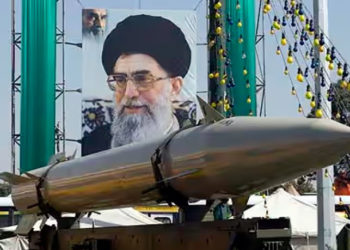 Míssil iraniano - Foto Hasan Sarbakhshian/AP
